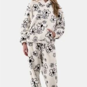 Ivory & black floral fleece pull over hoodie XL 
matching pants size small